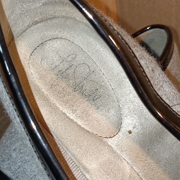 Shoes - Picture 2 of 4